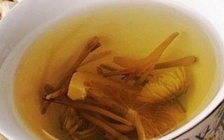 合歡花與含羞草有什么區(qū)別，合歡花是喬木、含羞草是草本植物或亞灌木