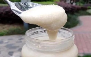 油菜花蜂蜜的顏色，多呈特淺琥珀色