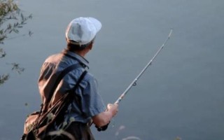 鳙魚怎么釣以及要注意什么，需選擇氣溫超過15℃的天氣作釣
