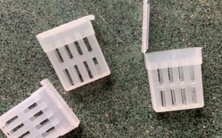 囚王籠的作用，可用來介入新蜂王、限制蜂王產(chǎn)卵等