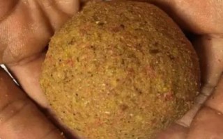 秋天怎么搭配野戰(zhàn)藍(lán)鯽、九一八、速攻這幾種餌料，占比分別為40%、40%、20%