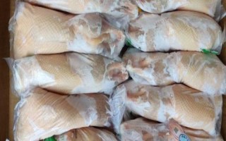 為什么白條鴨那么便宜，因?yàn)槠涫撬俪渗? /></p><h2>一、為什么白條鴨那么便宜</h2><p>由于白條鴨屬于速成鴨的，速成的鴨子從出生至售賣的1個(gè)月里，從來沒有下過水和挪過窩，40天就能長到2-3斤，通常長大后就成了街頭巷尾的烤鴨原料。</p><p style=