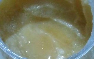 蜂蜜結(jié)晶后像豬油是否正常，優(yōu)質(zhì)蜂蜜在低溫環(huán)境中一般都會結(jié)晶