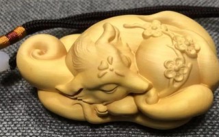 真假黃楊木雕如何鑒別，可以從色澤和包漿來辨別