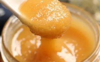 蜂蜜結(jié)晶后像豬油是否正常，優(yōu)質(zhì)蜂蜜在低溫環(huán)境中一般都會結(jié)晶