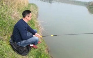 釣翹嘴魚(yú)的最佳方法，主要有傳統(tǒng)釣法、臺(tái)釣法、路亞釣法等