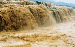 三十年河?xùn)|三十年河西里面的河是什么，是指黃河