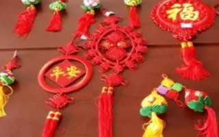 冬季農(nóng)村集市經(jīng)營(yíng)哪些小吃比較賺錢，可考慮售賣麻辣燙、糕點(diǎn)、炸雞排等食品