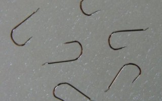 釣鳊魚適合用幾號鉤，根據(jù)魚情、水情和季節(jié)選用