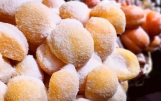 桃子不甜的原因，可能是品種或光照不夠的原因