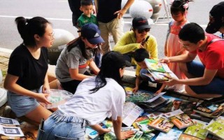 幾百元本錢擺地?cái)傎u什么，可選擇賣服裝鞋襪、賣水果等