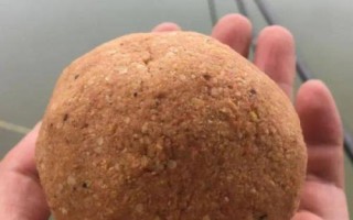 磯竿的拋竿方法，可使用劈投法、掄投法、彈投法、撩投法