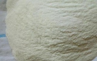 拉絲粉怎么制作以及要注意什么，對高筋面粉加水反復(fù)揉搓、曬干后打成細(xì)粉即可
