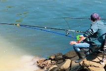 釣魚時出現(xiàn)送漂情況是不是釣鈍了，若沒有頓口就是釣得太鈍