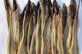 鰻魚(yú)干的挑選方法，用淡鹽水浸泡數(shù)小時(shí)可減輕咸味
