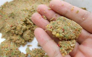 野釣黃尾魚(yú)適合用什么餌料，腥味型、麩香型、酒香型均可使用