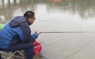 釣江團(tuán)的技巧，夏季、初秋等氣溫高的晚上是作釣的黃金時(shí)間